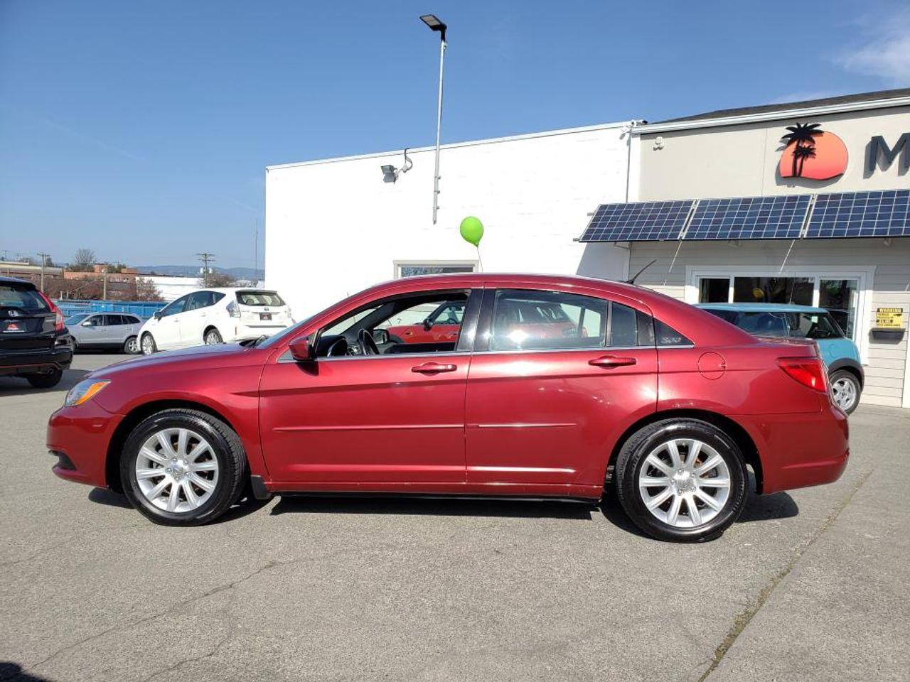 2012 Chrysler 200 Touring-2