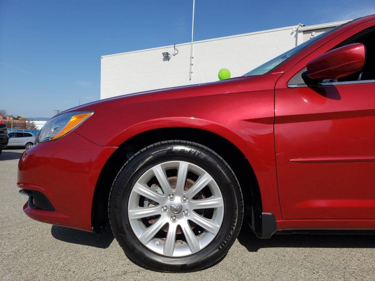 2012 Chrysler 200 Touring-3