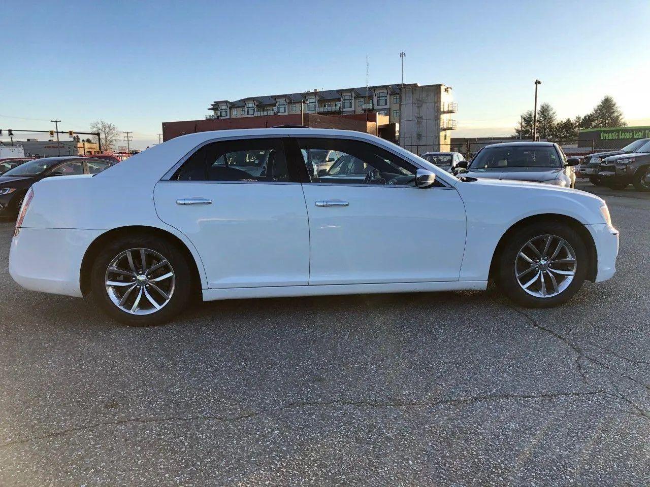 2012 Chrysler 300 C-3