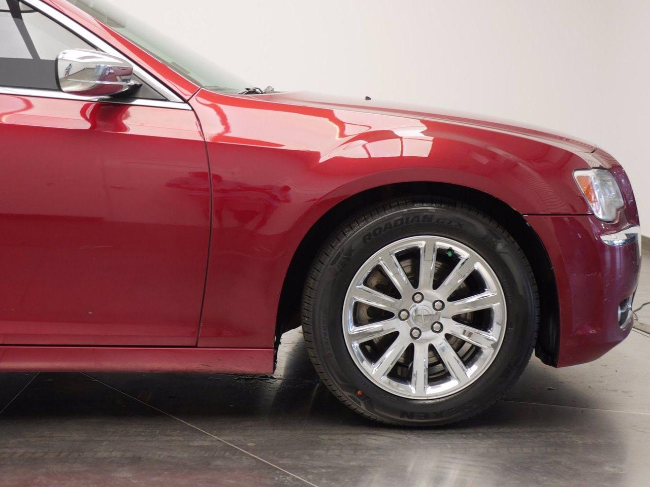 2012 Chrysler 300 C-2