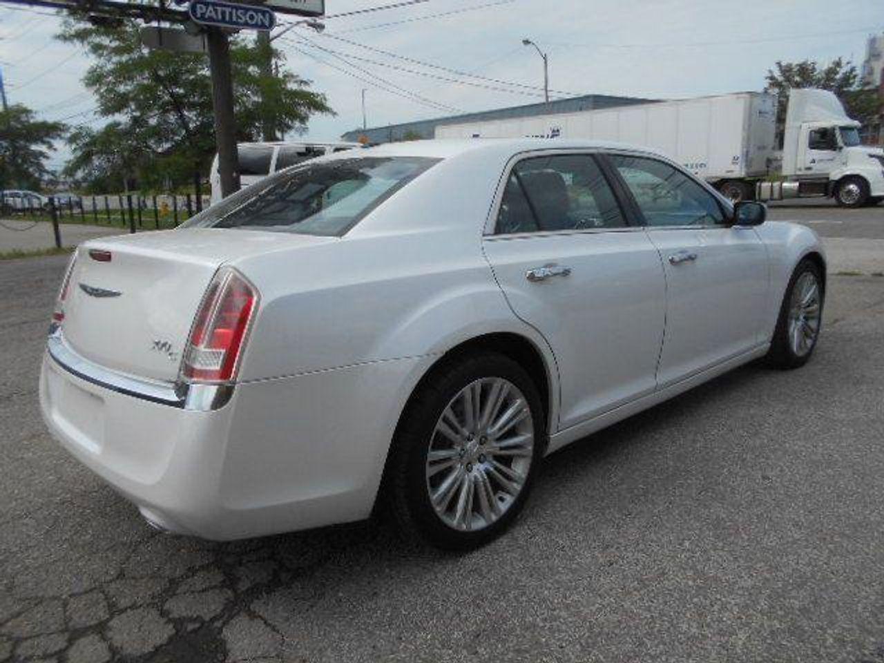 2012 Chrysler 300 C-4