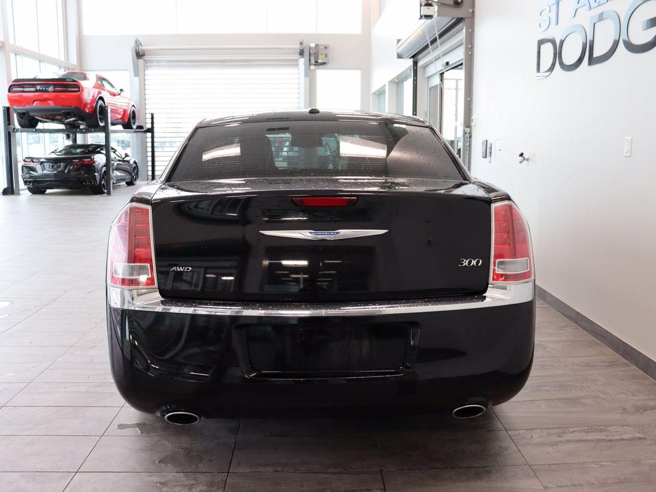 2012 Chrysler 300 Limited-3