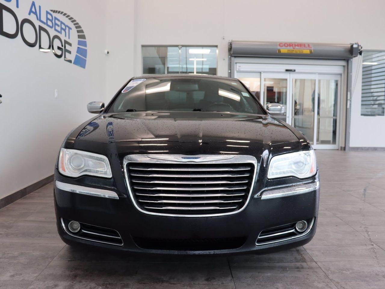 2012 Chrysler 300 Limited-4