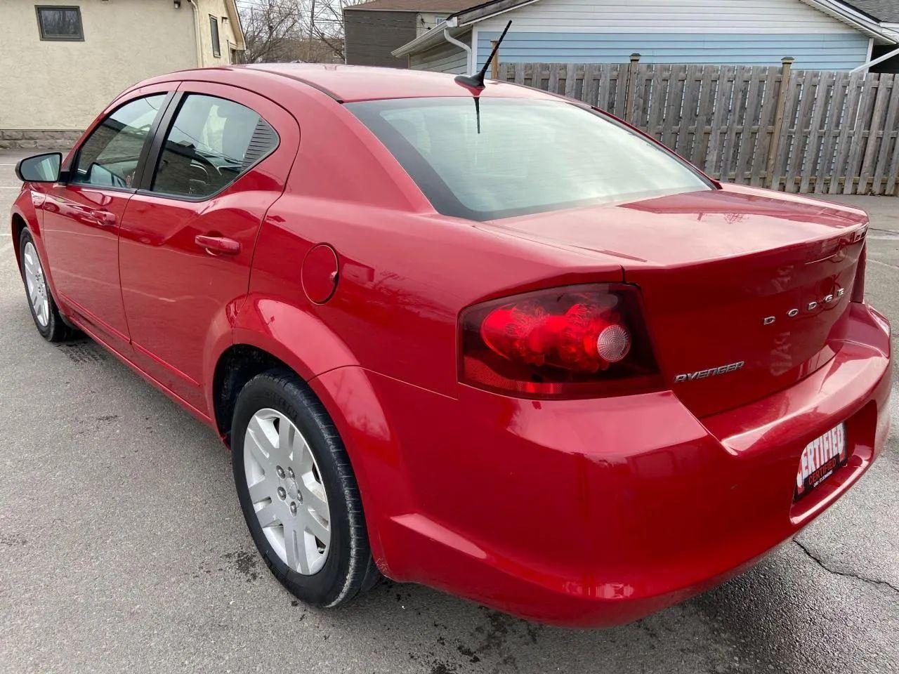 2012 Dodge Avenger SE-4