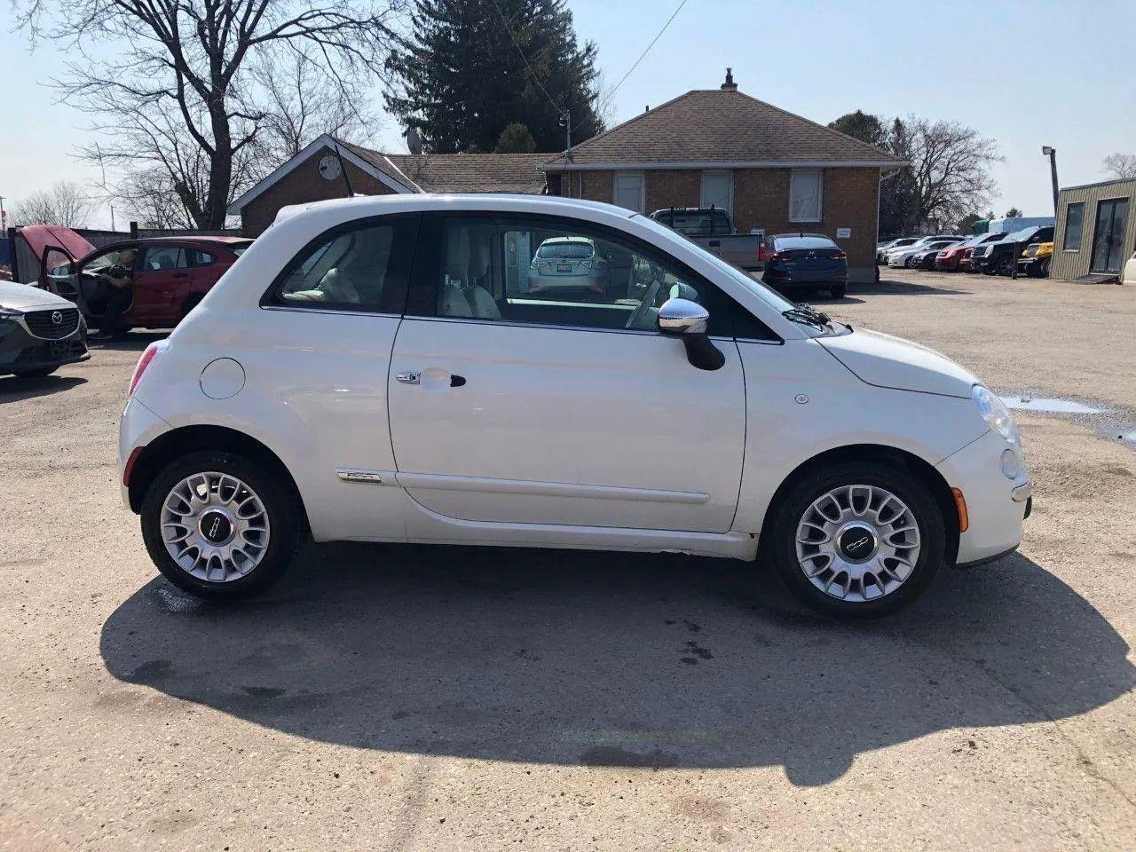 2012 FIAT 500 Lounge-3