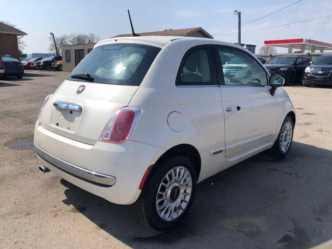 2012 FIAT 500 Lounge-4
