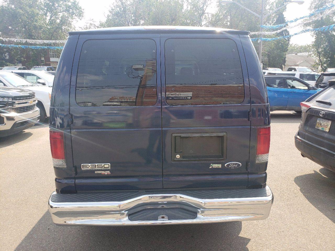2012 Ford Econoline V8-4
