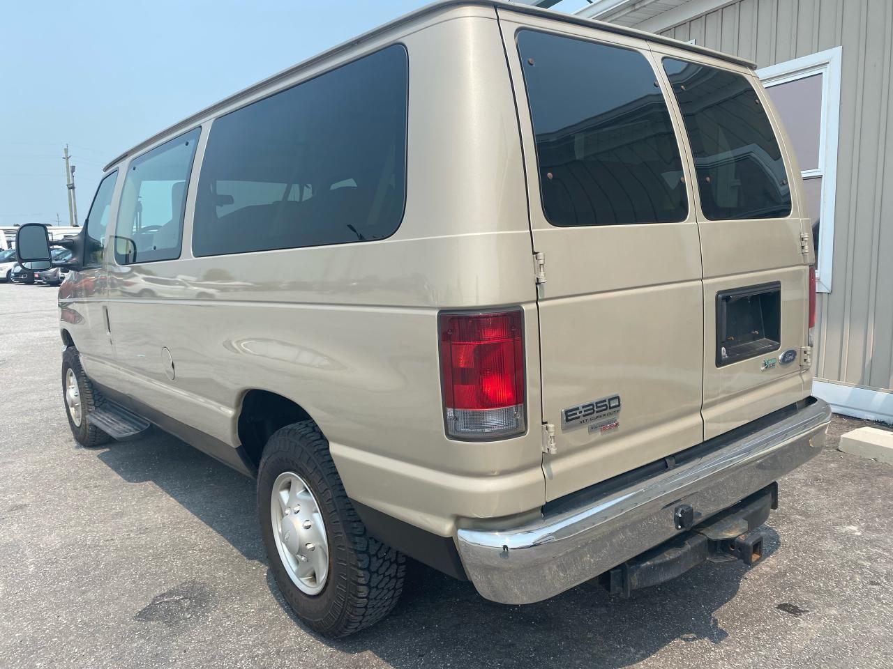 2012 Ford Econoline XL-2