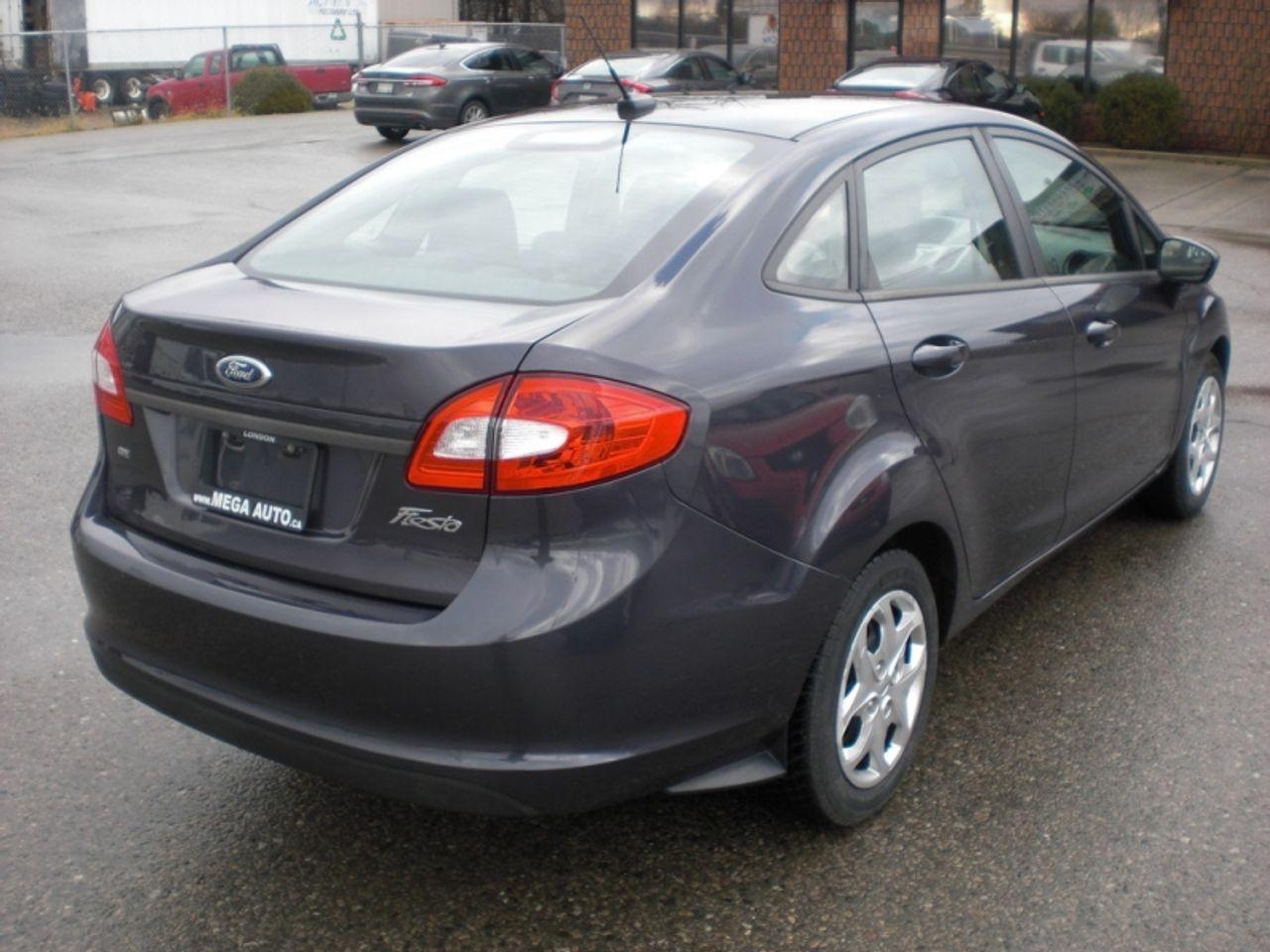 2012 Ford Fiesta SE-2