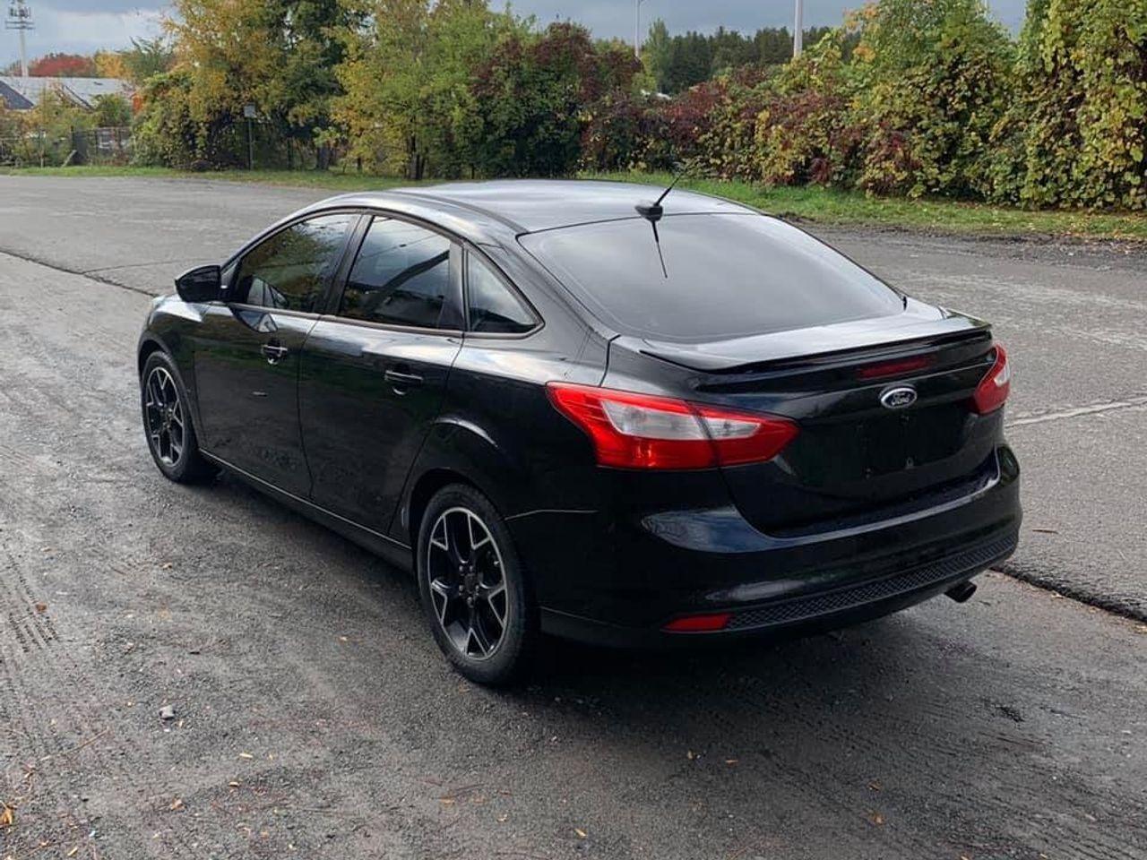 2012 Ford Focus SE-3