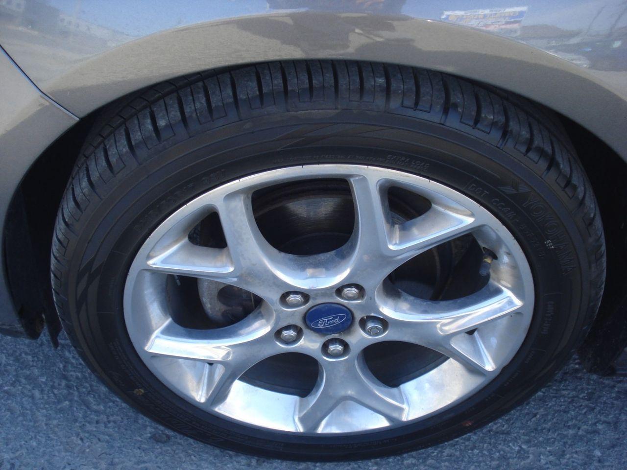 2012 Ford Focus SEL-2