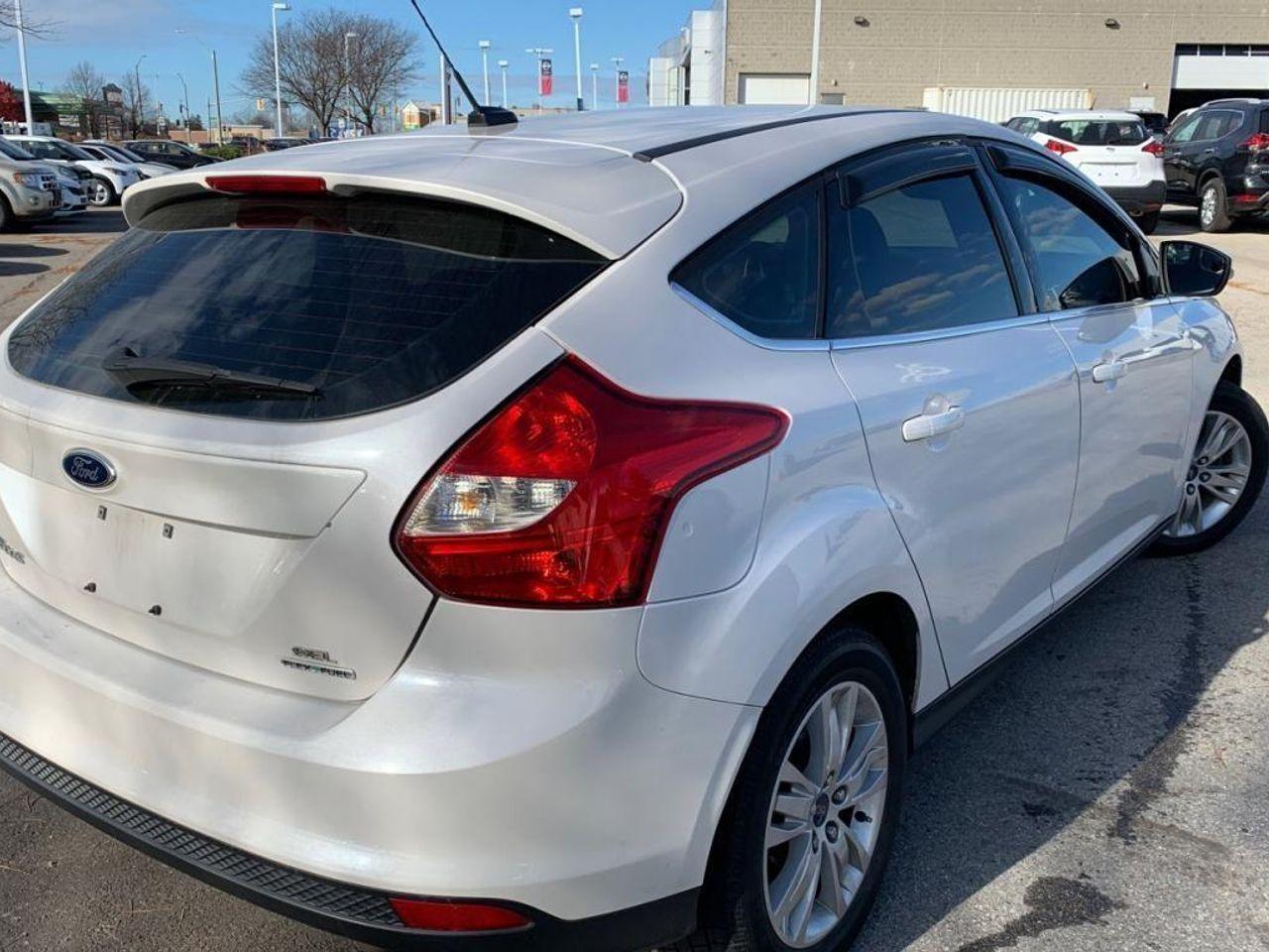 2012 Ford Focus SEL-4
