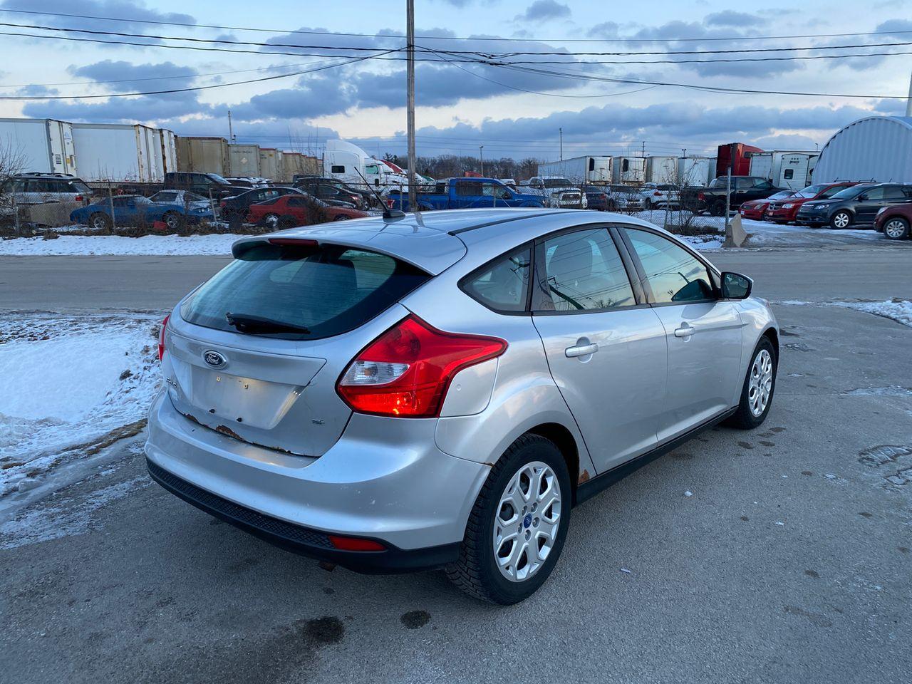 2012 Ford Focus SE-4