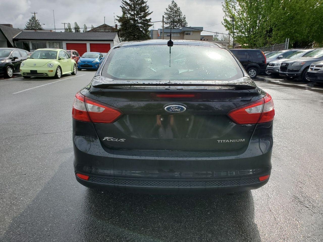 2012 Ford Focus Titanium-4