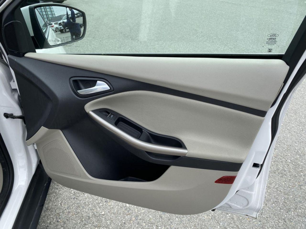 2012 Ford Focus -4