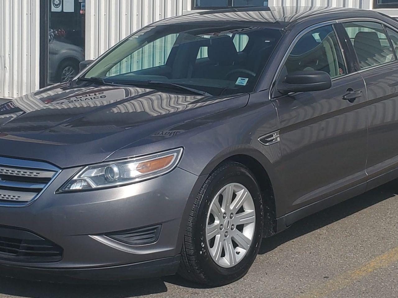 2012 Ford Taurus SE-2