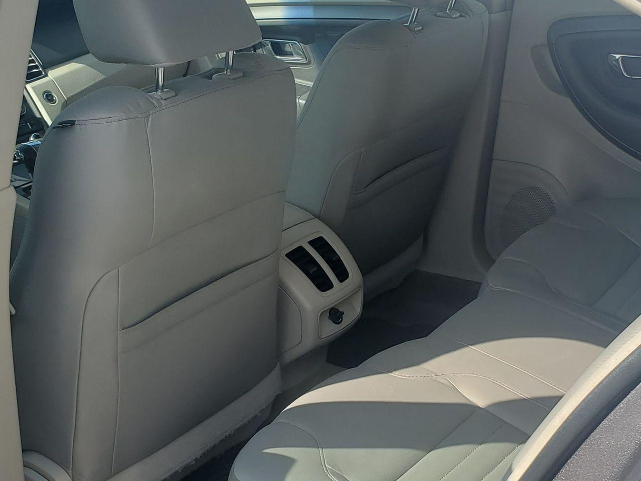 2012 Ford Taurus SE-4