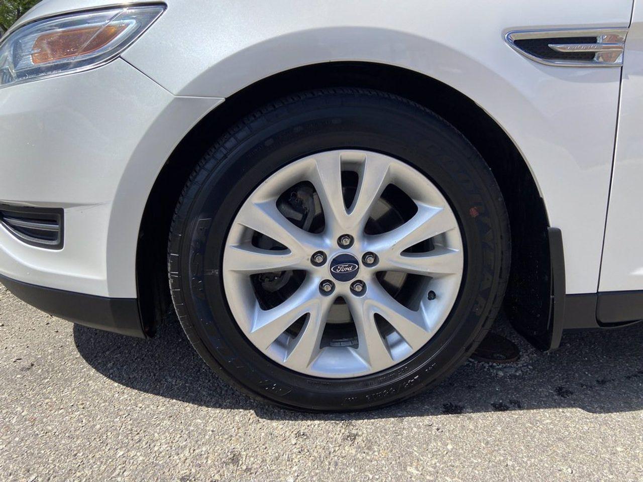 2012 Ford Taurus SEL-4