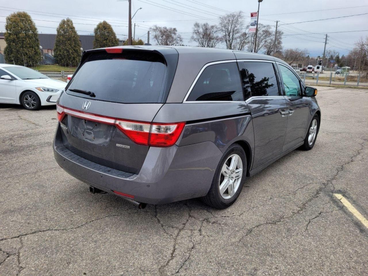 2012 Honda Odyssey Touring-2