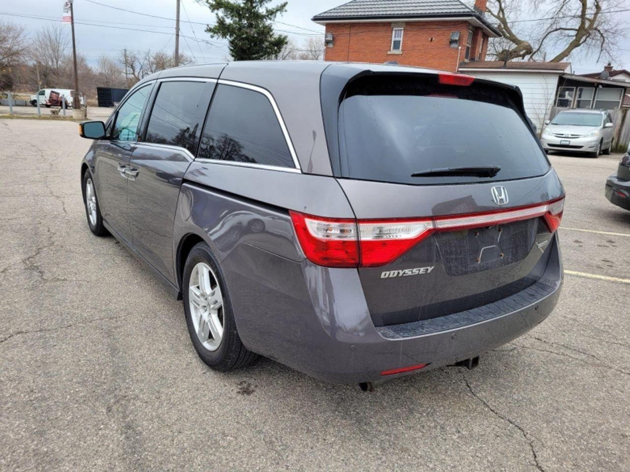 2012 Honda Odyssey Touring-3