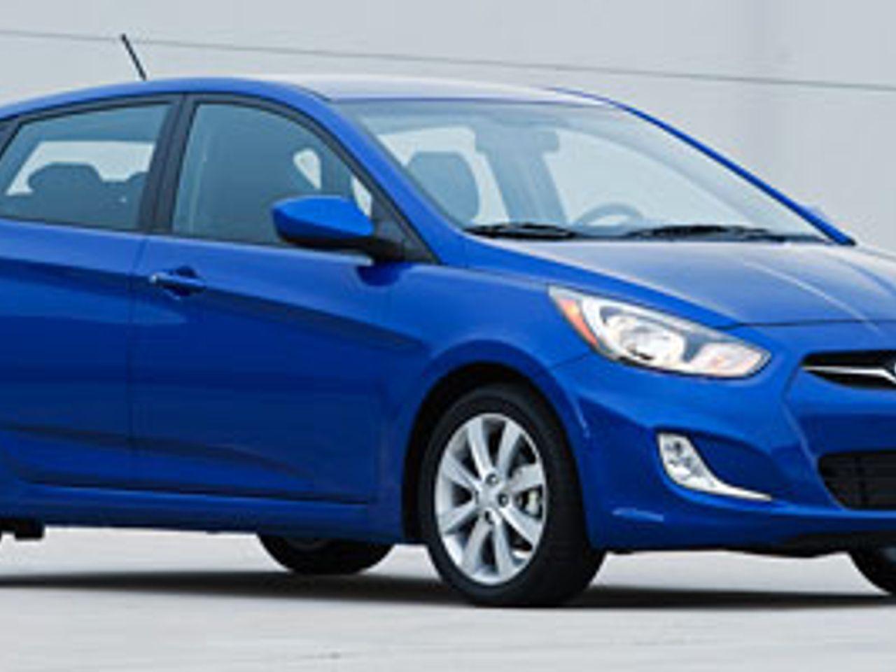 2012 Hyundai Accent GL-0