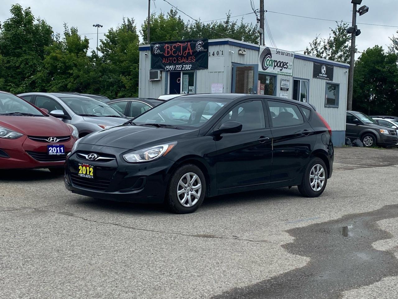 2012 Hyundai Accent GL-0