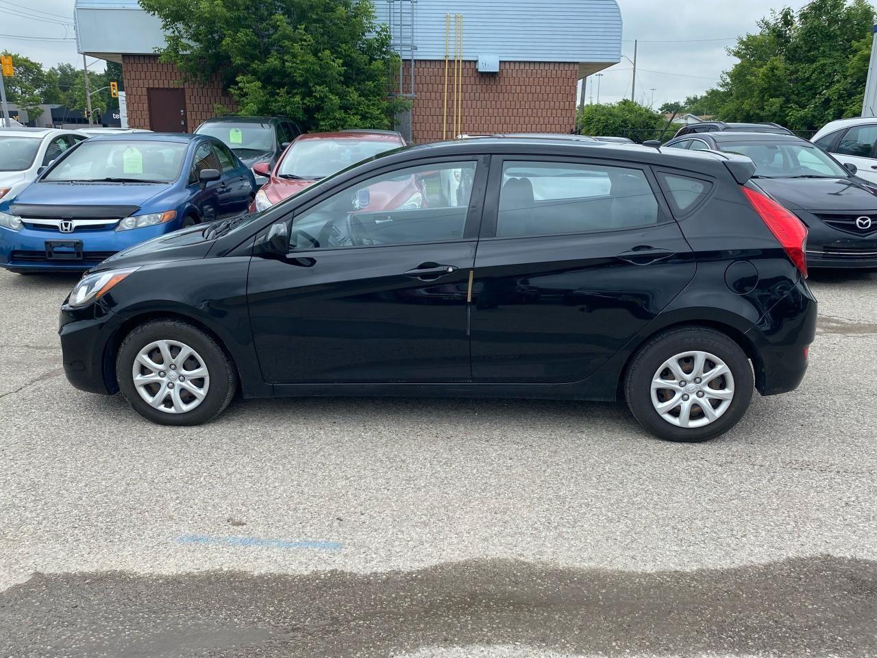2012 Hyundai Accent GL-4
