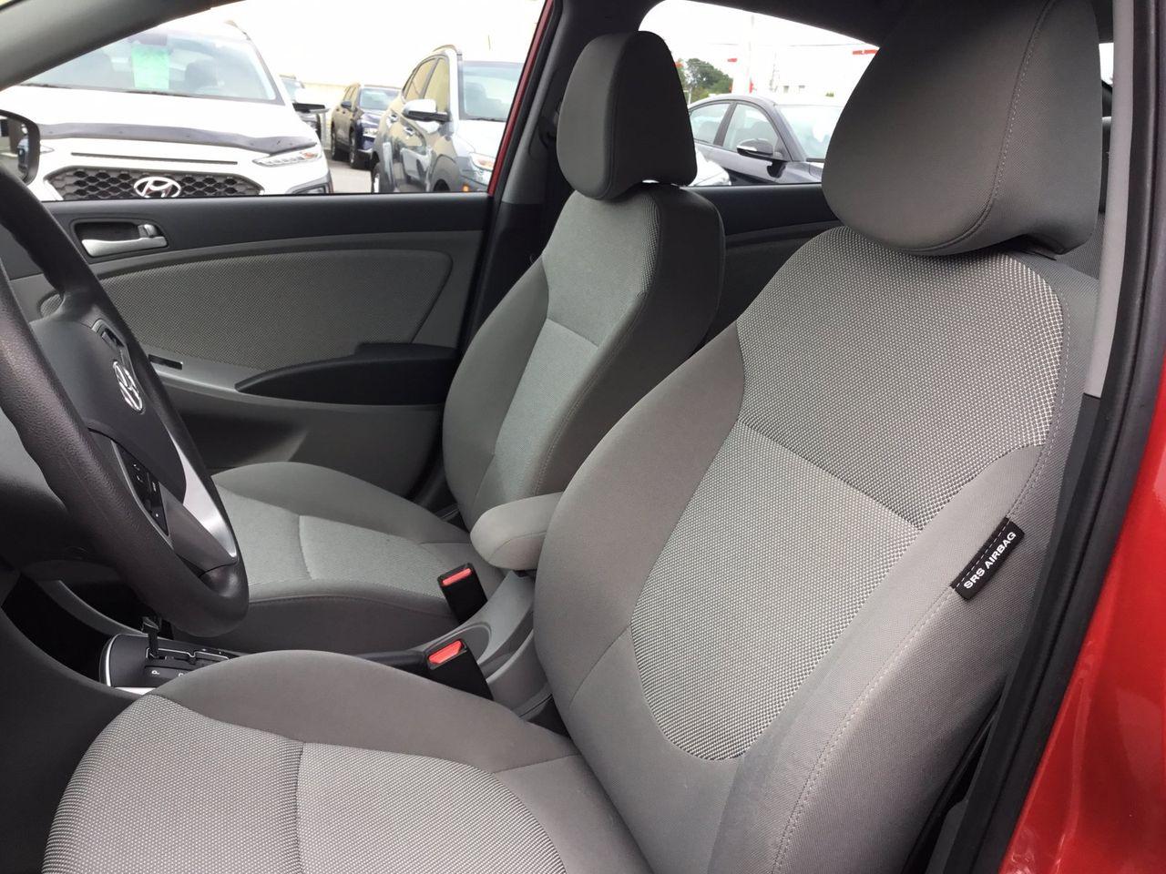2012 Hyundai Accent GL-1