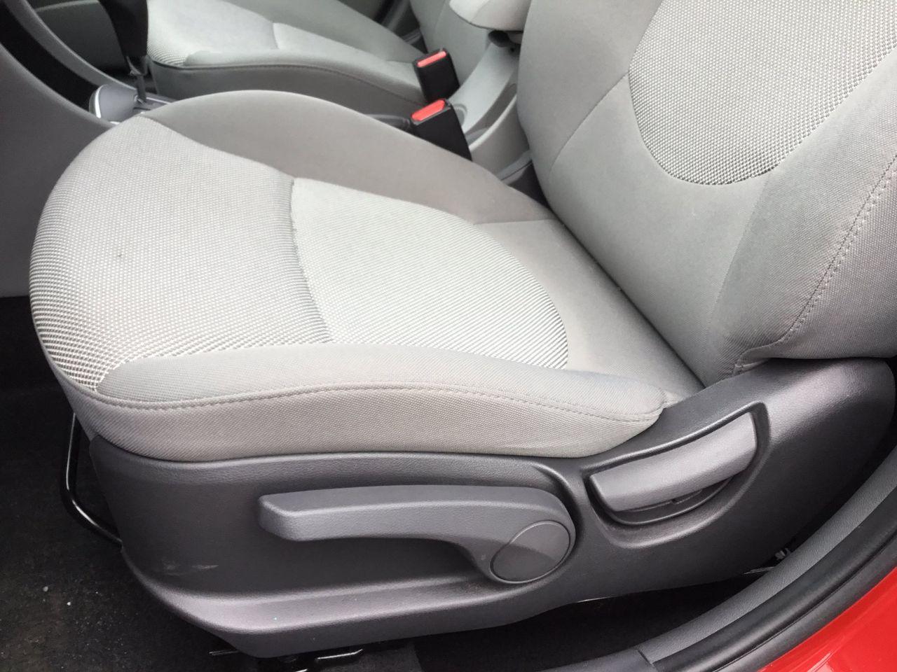 2012 Hyundai Accent GL-2
