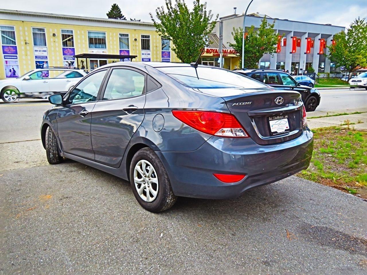 2012 Hyundai Accent GLS-3