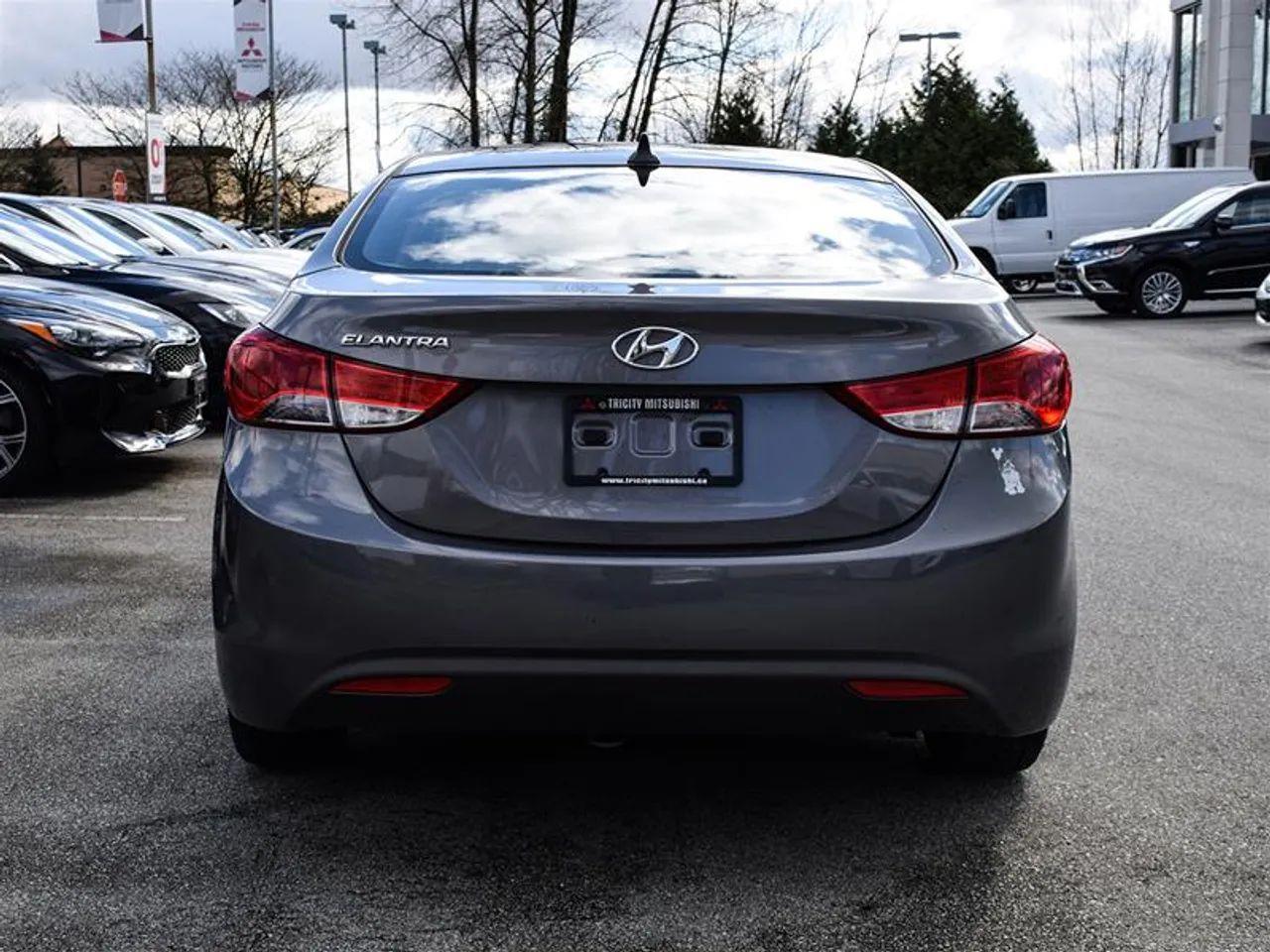 2012 Hyundai Elantra -4