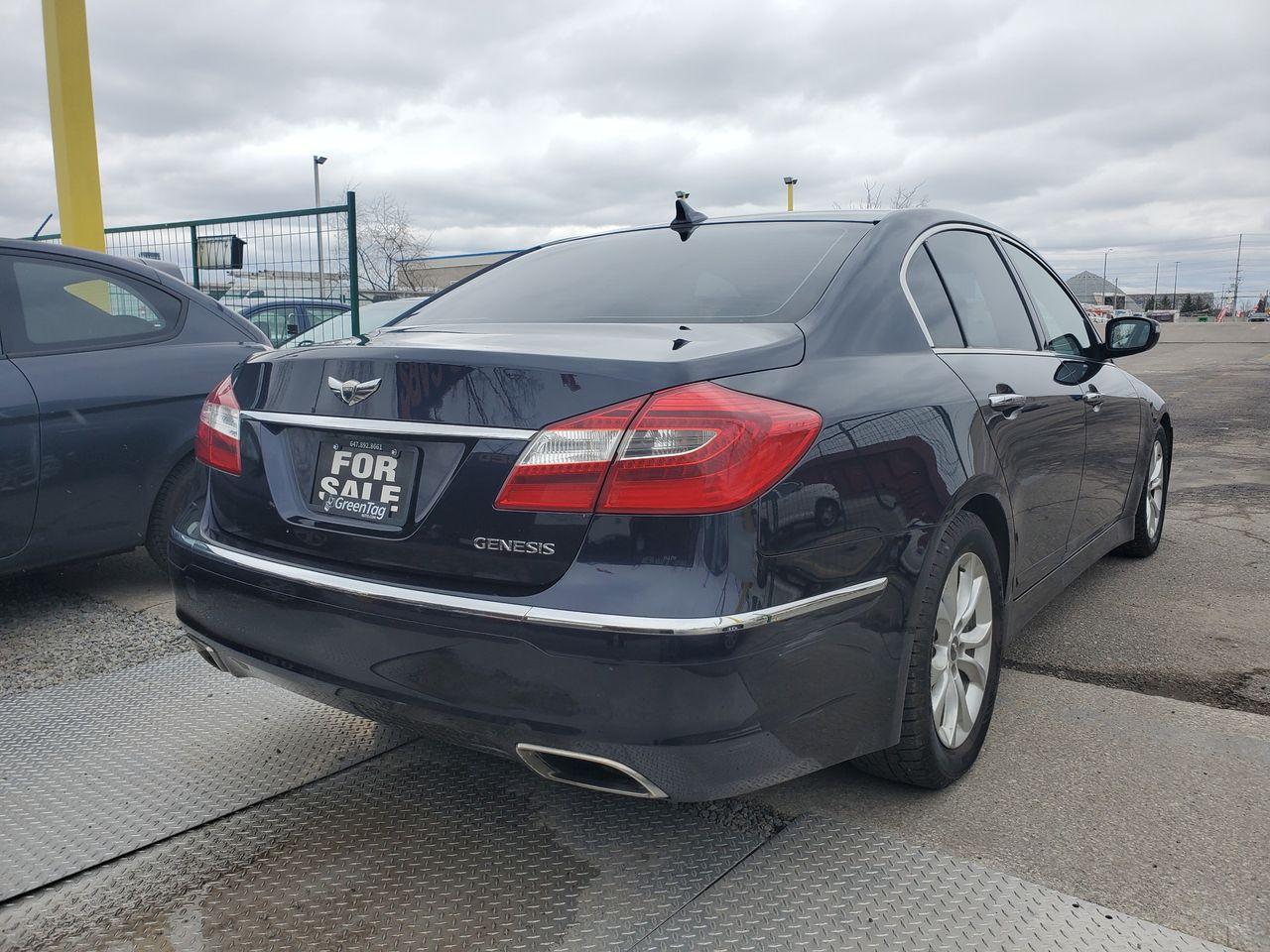 2012 Hyundai Genesis -2