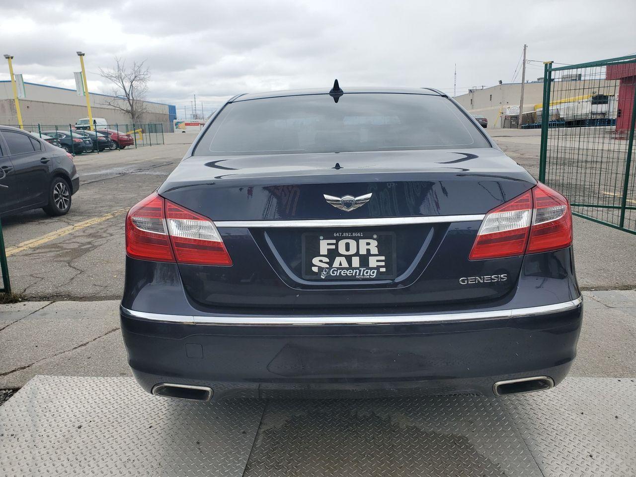 2012 Hyundai Genesis -3