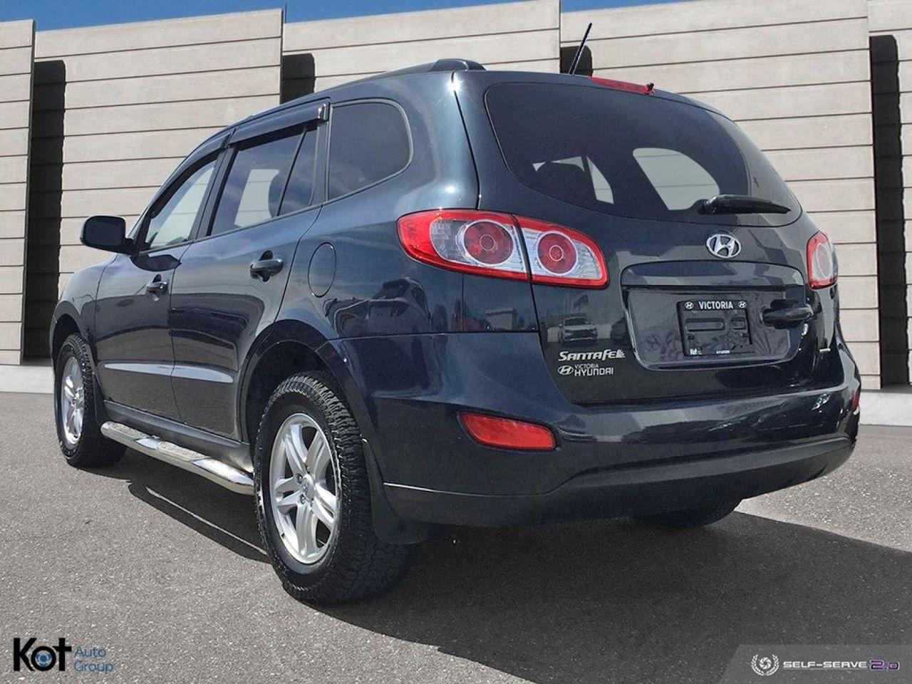 2012 Hyundai Santa Fe GL-2
