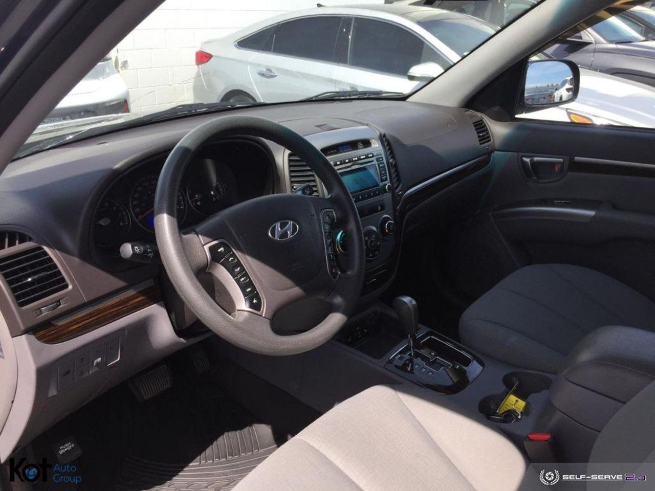 2012 Hyundai Santa Fe GL-4