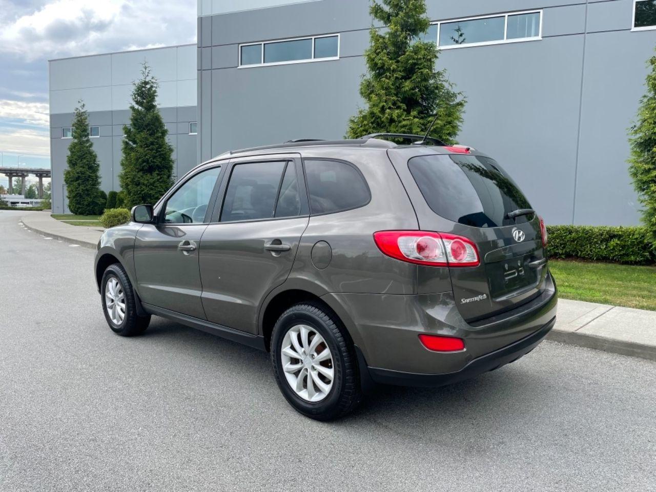 2012 Hyundai Santa Fe GLS-3