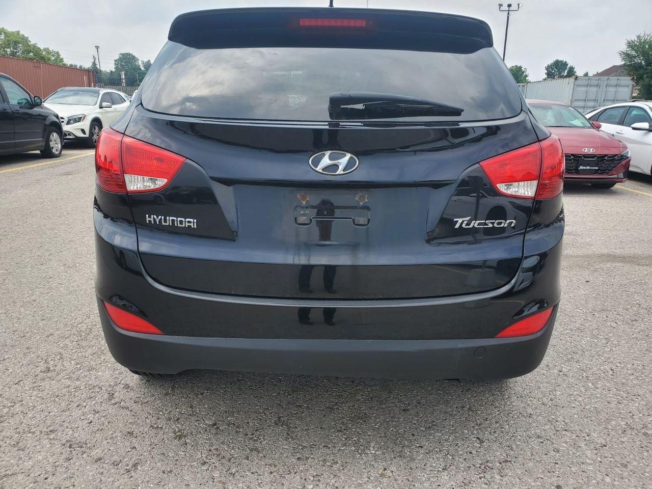 2012 Hyundai Tucson GL-4