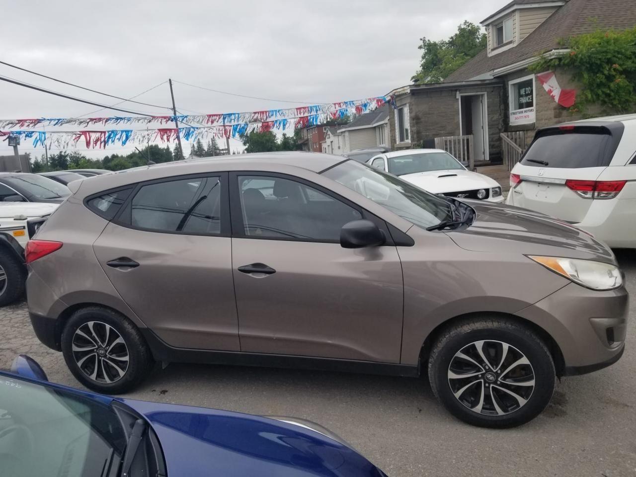 2012 Hyundai Tucson GL-4
