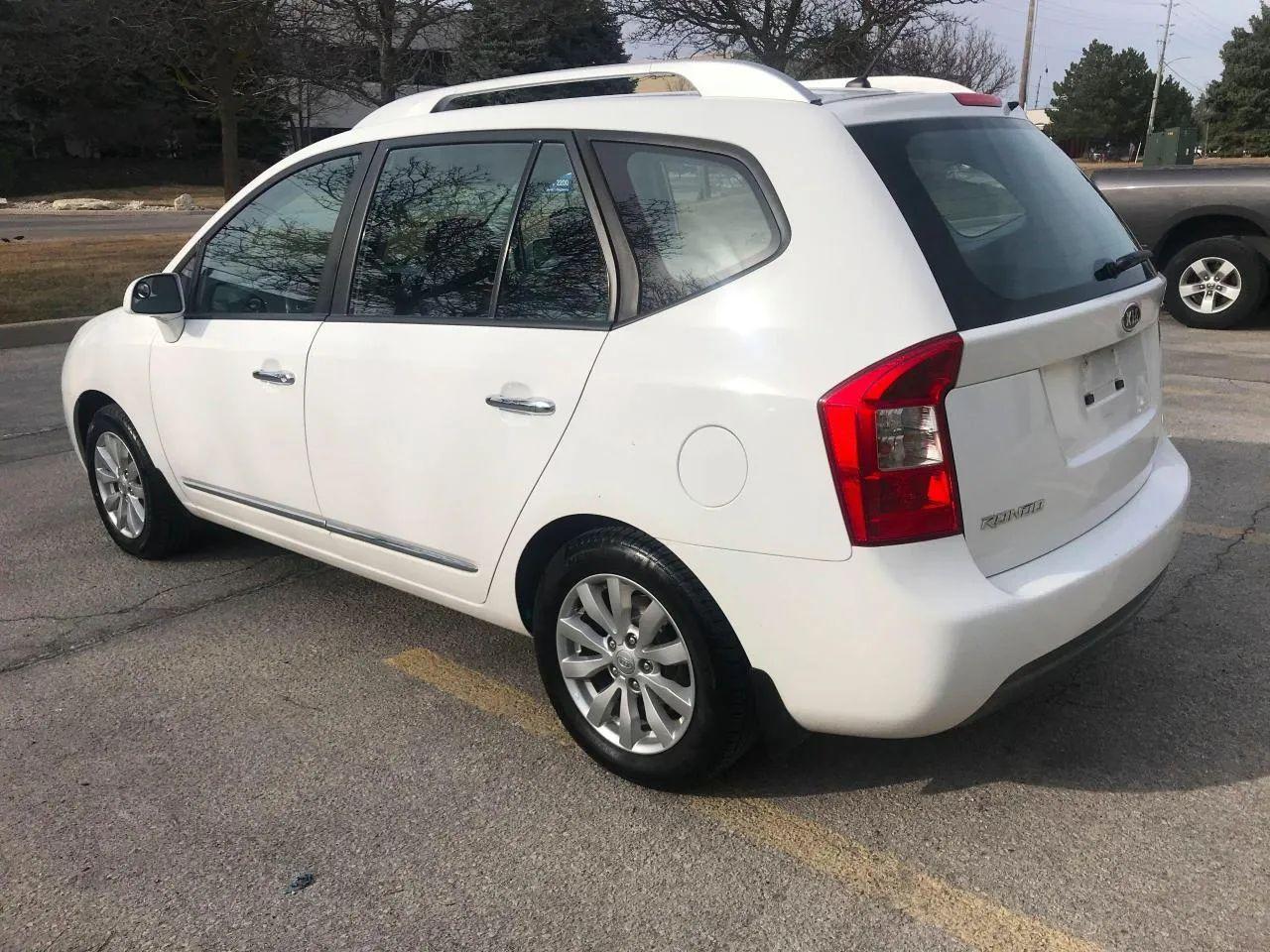 2012 Kia Rondo EX-4