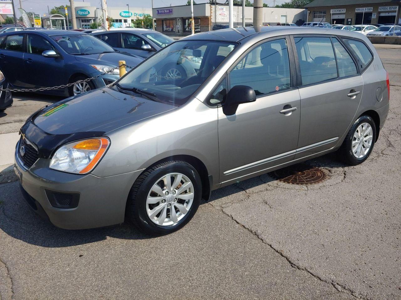 2012 Kia Rondo LX-2