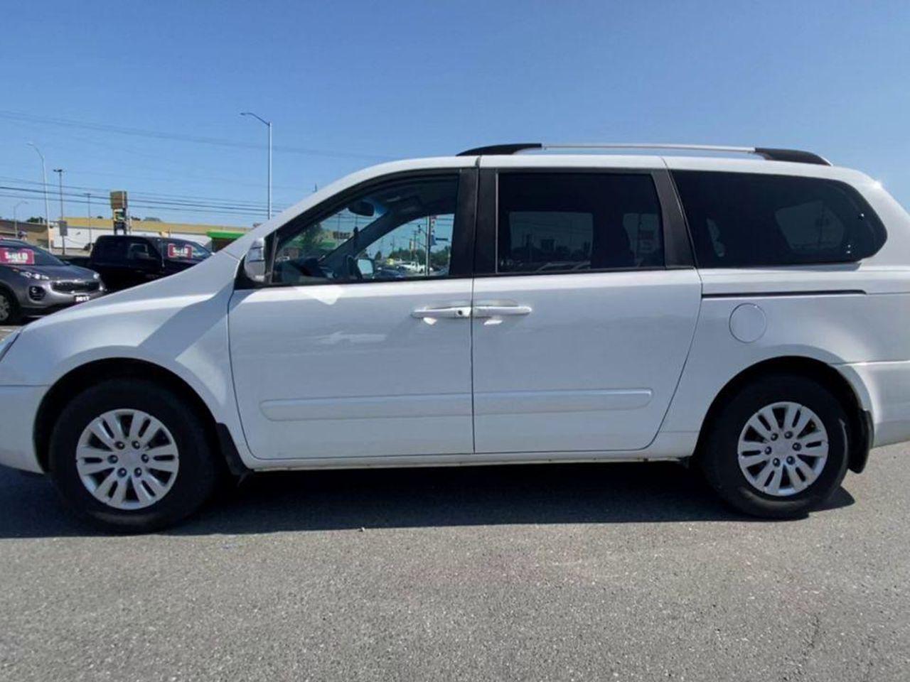 2012 Kia Sedona LX-4