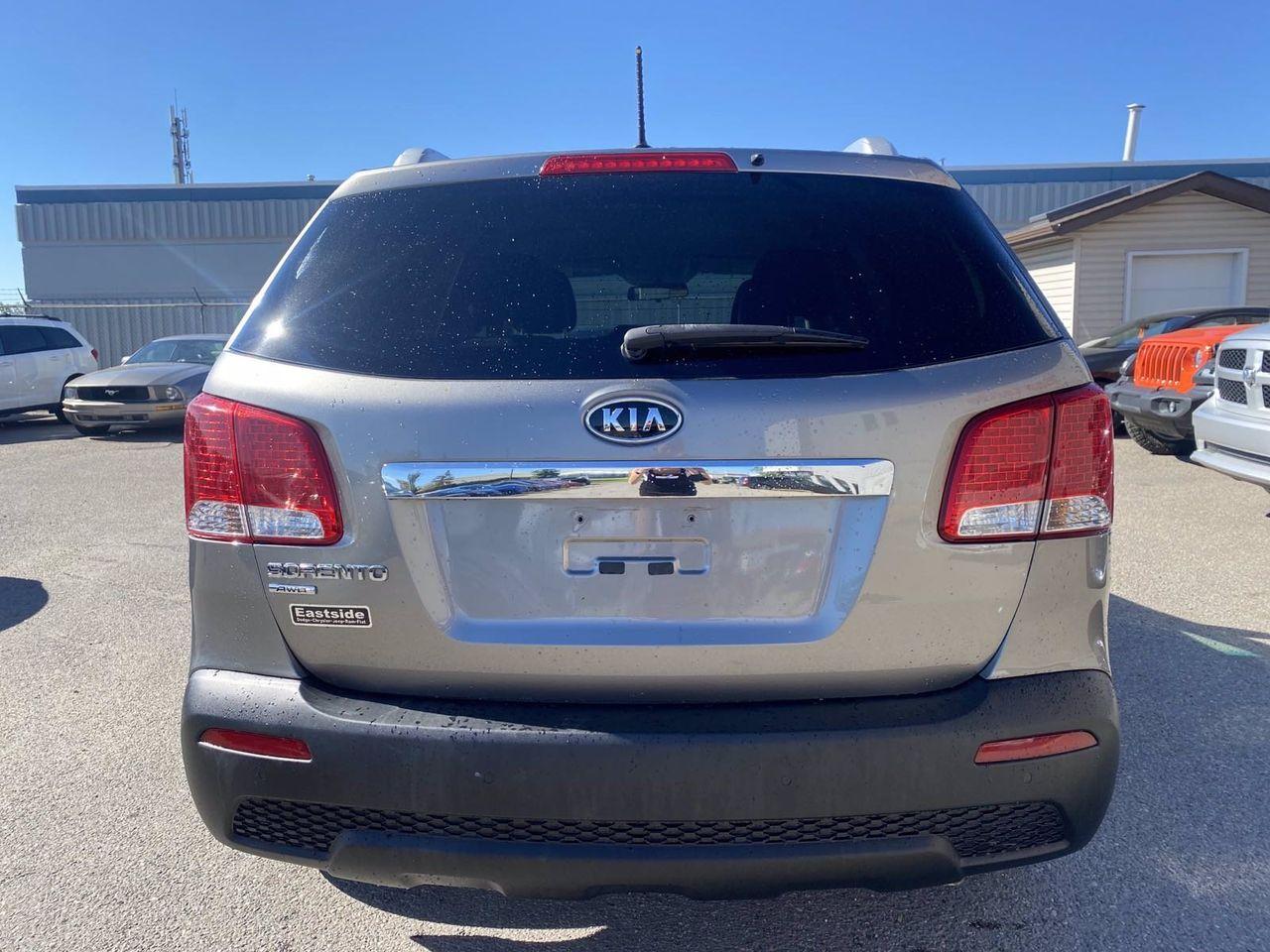 2012 Kia Sorento LX-2