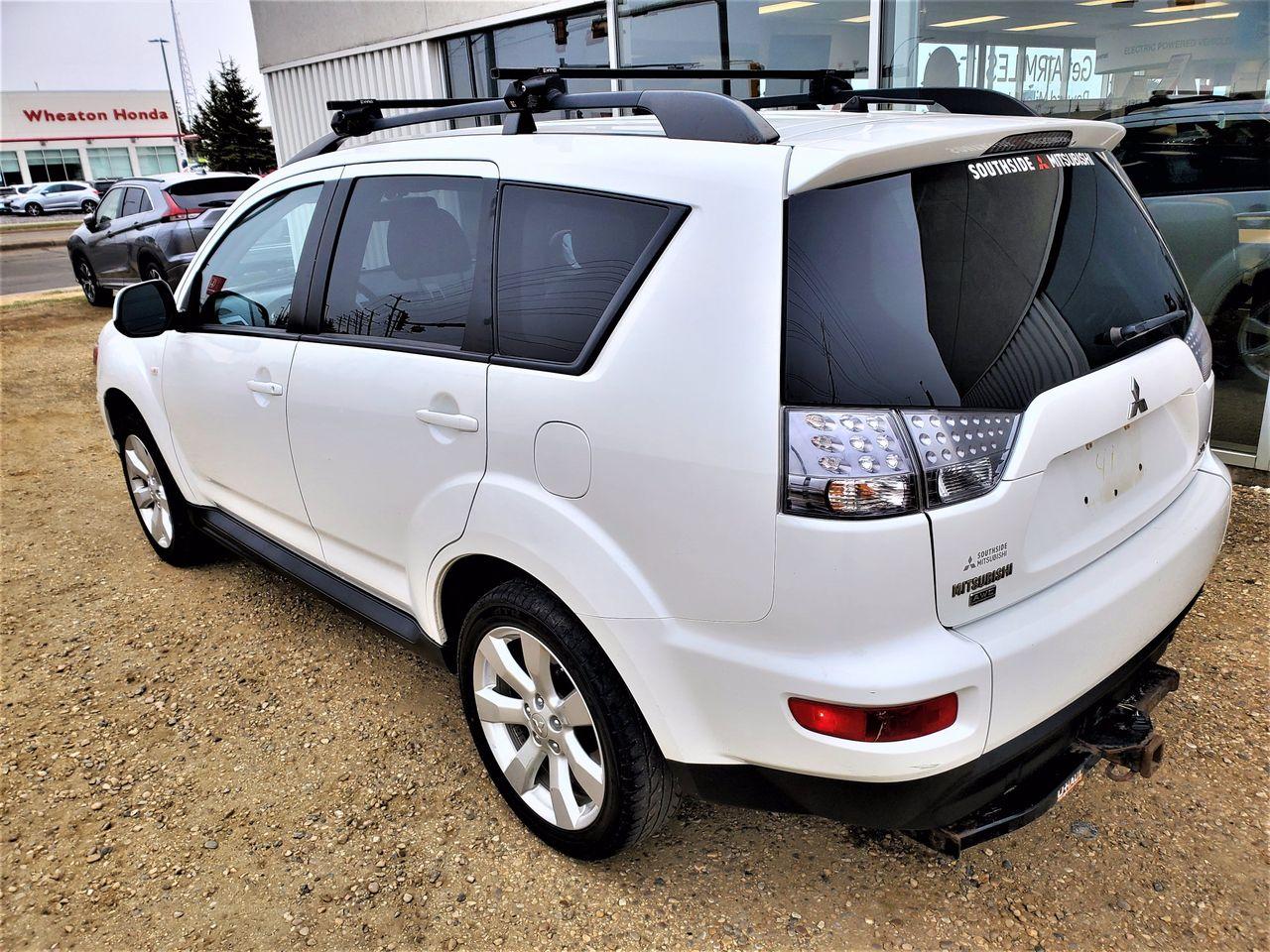 2012 Mitsubishi Outlander ES-2