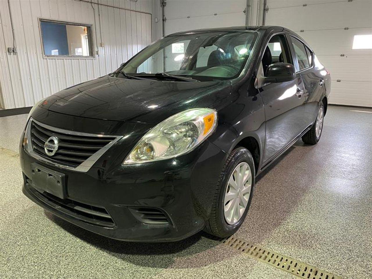 2012 Nissan Versa 1.6 S-2