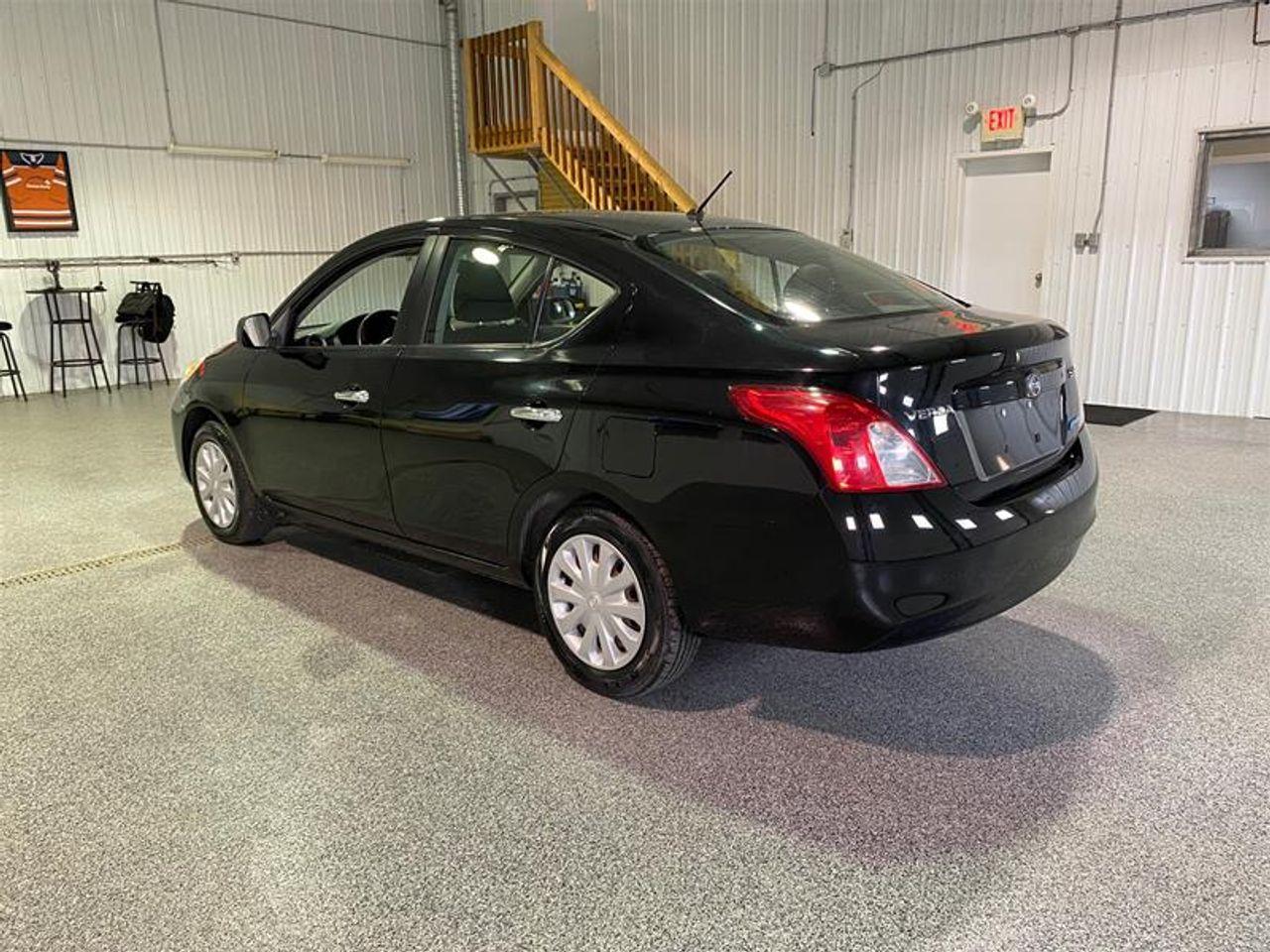 2012 Nissan Versa 1.6 S-4