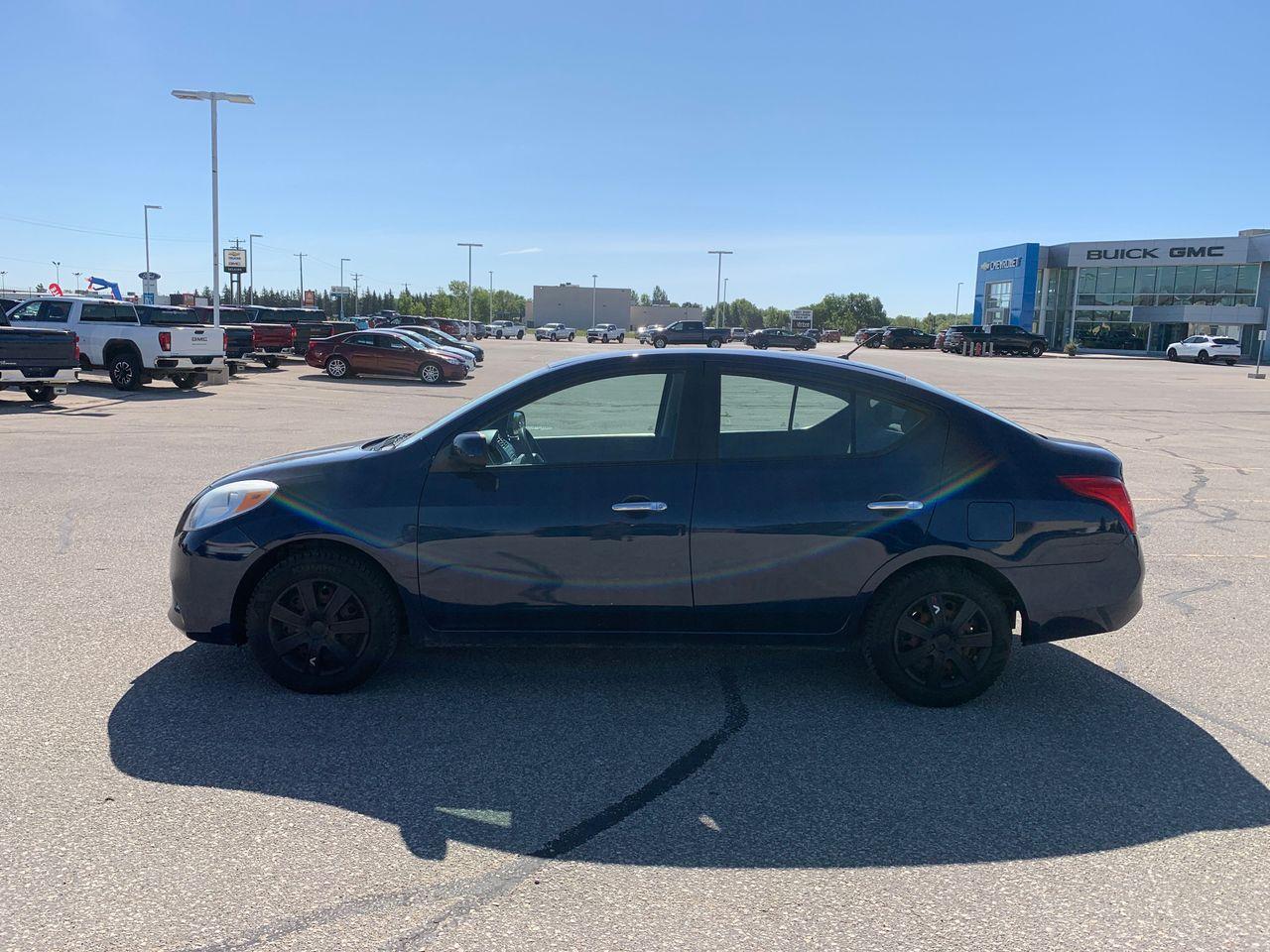 2012 Nissan Versa 1.6 S-2