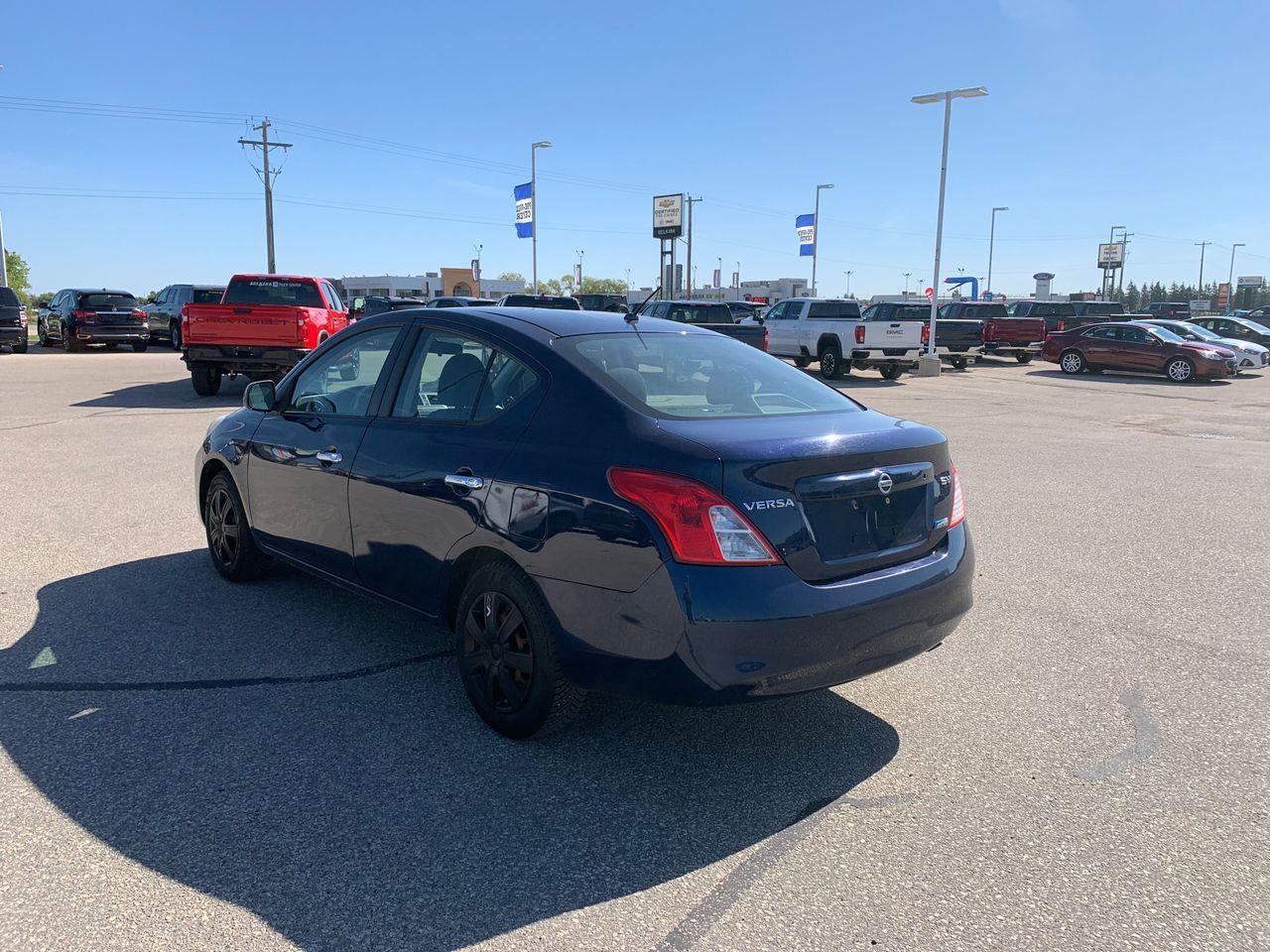 2012 Nissan Versa 1.6 S-3