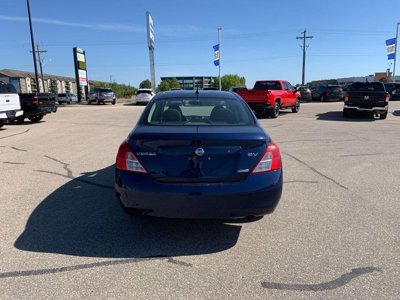 2012 Nissan Versa 1.6 S-4