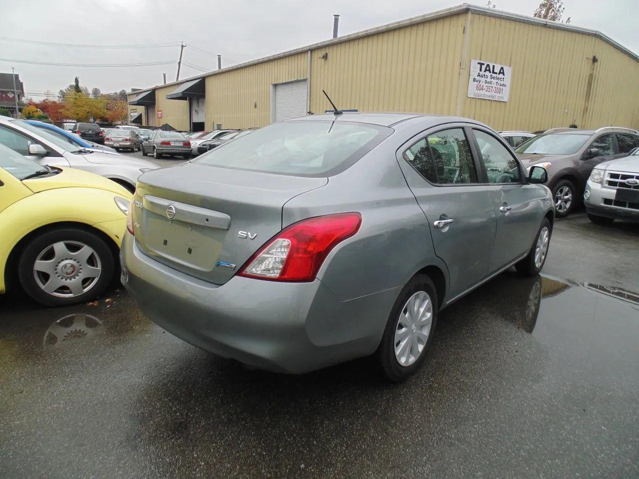 2012 Nissan Versa 1.6 S-2