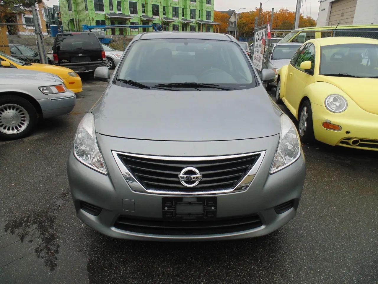 2012 Nissan Versa 1.6 S-4